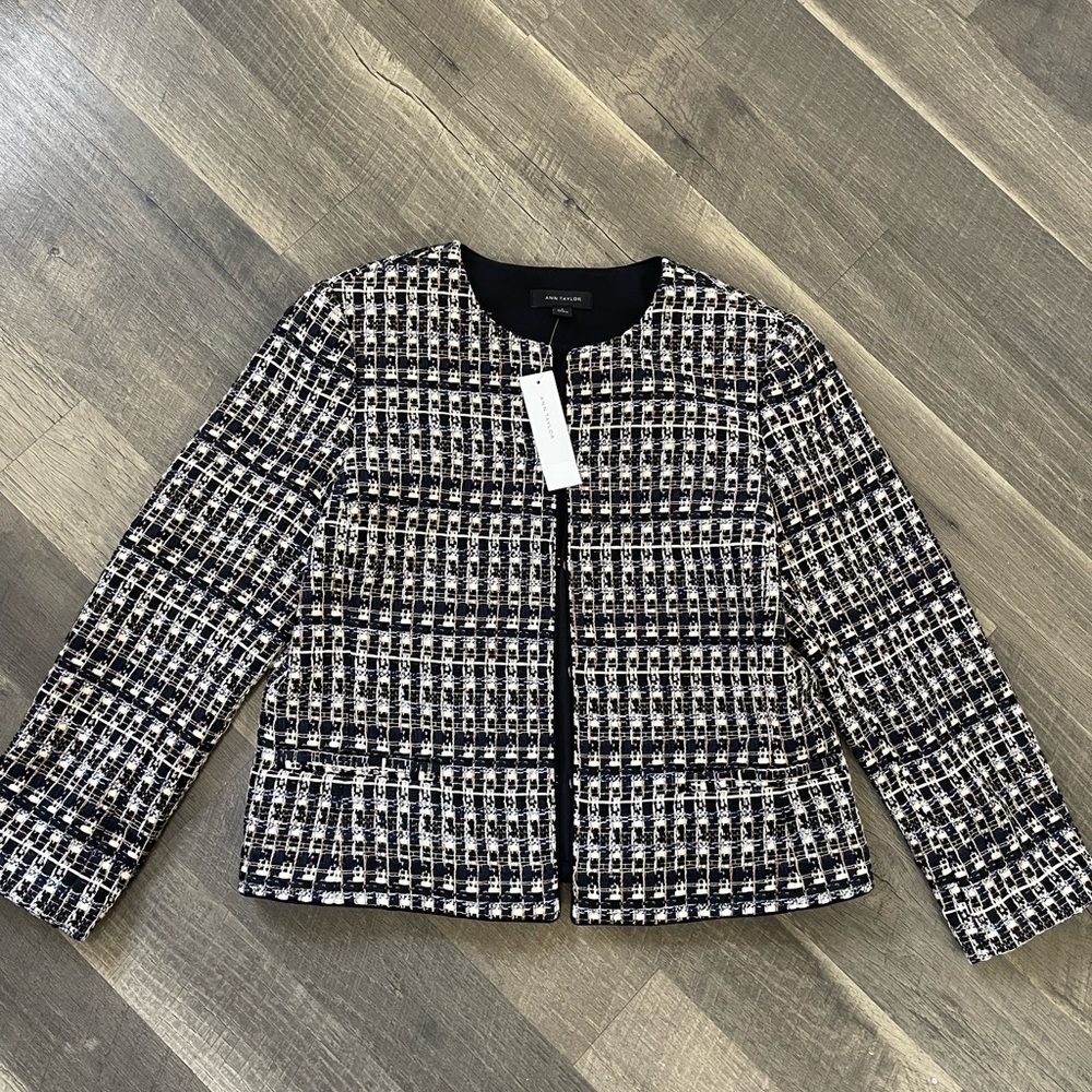 Chanel-Style Black and White Jacket – Size 8